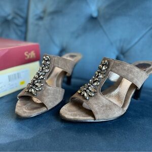 Sofft Women's Tan Embellished Heels